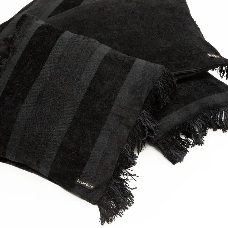 Atlelier62décoration coussin velous noir Bazar Bizar